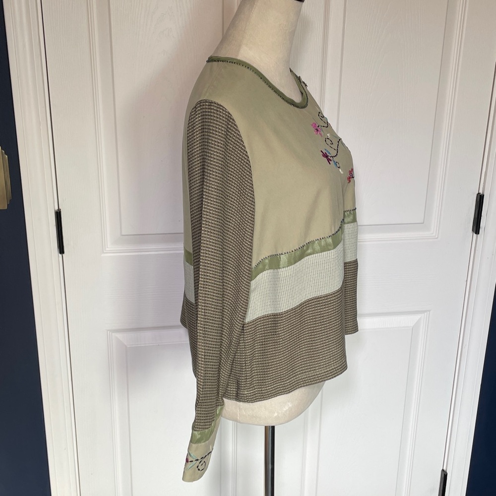 Faith by Celia Forrester Embroidered Floral Patchwork Long Sleeve Top Sage Taupe - Picture 4 of 8